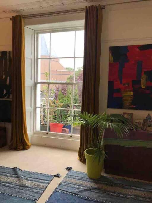 Stunning Arty Apartment In The Heart Of Clifton Bristol Kültér fotó